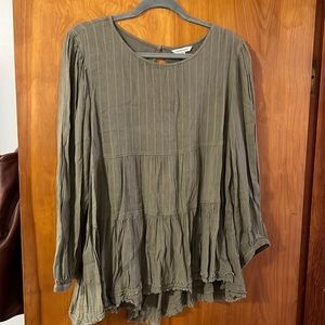 AE open back tiered top